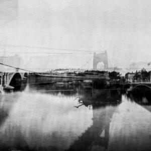 Photographie de la ville de Lyon, sur laquelle on peut admirer trois ponts. Oeuvre disponible en ligne à l'achat sur le site internet de Paragone Concept