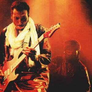 Artiste Bombino photographié par Eric Meurice. Photo disponible à la vente sur le site de Paragone Concept.