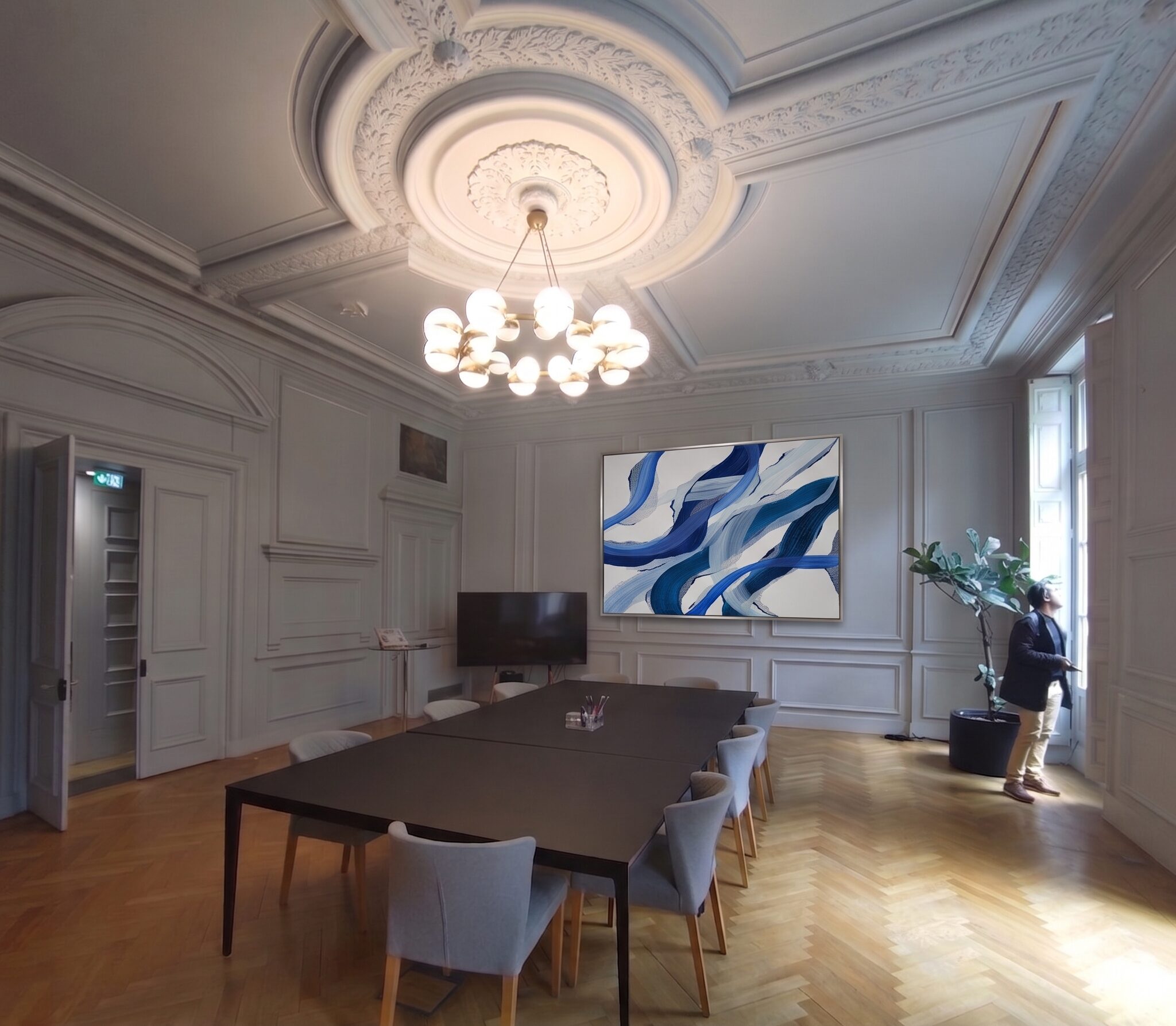 Salle de réunion moderne avec œuvres d'art